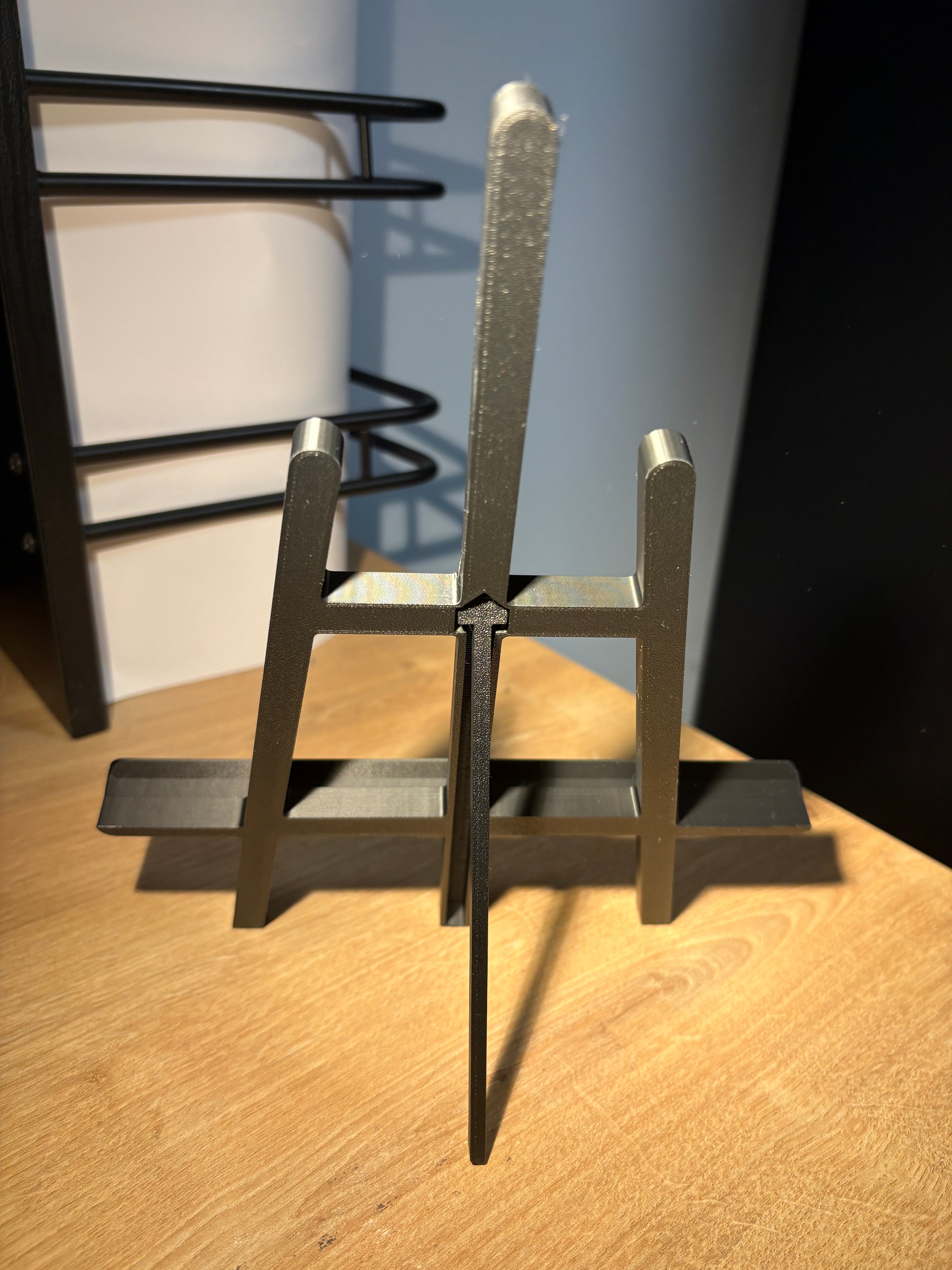 Foldable picture stand -
 for drawing, photo, poster