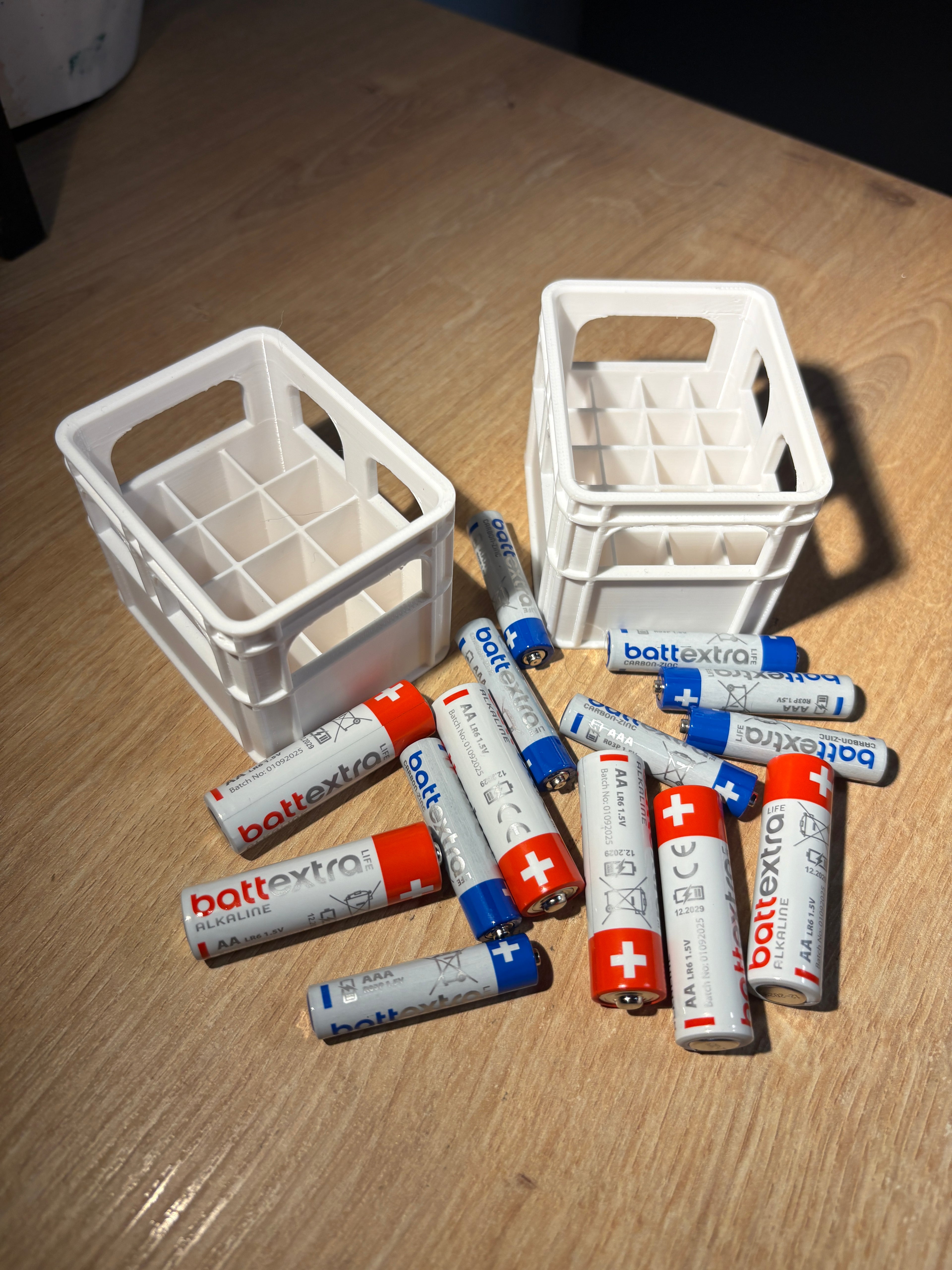 3D printed AAA and AA battery compartment