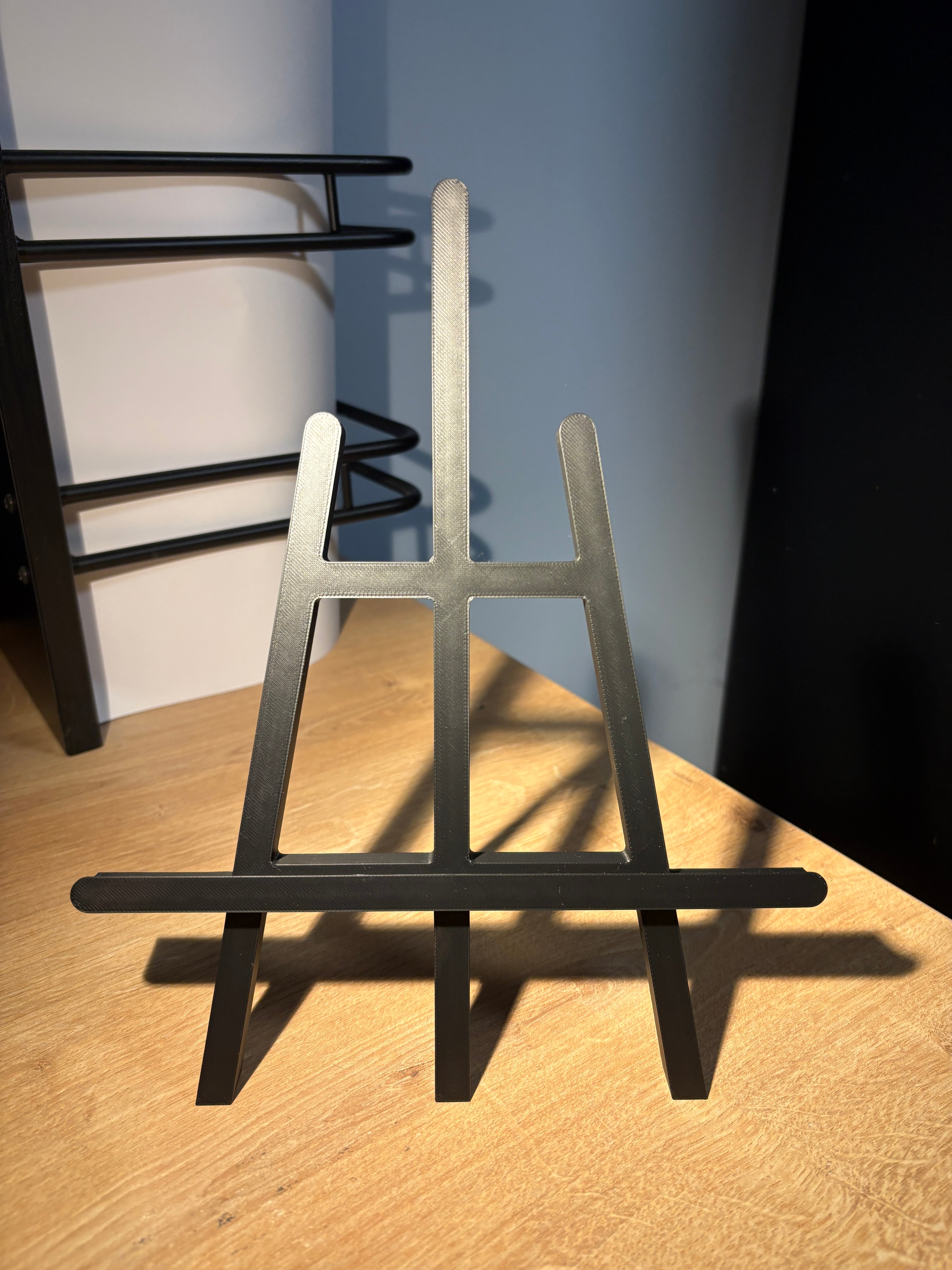 Foldable picture stand -
 for drawing, photo, poster